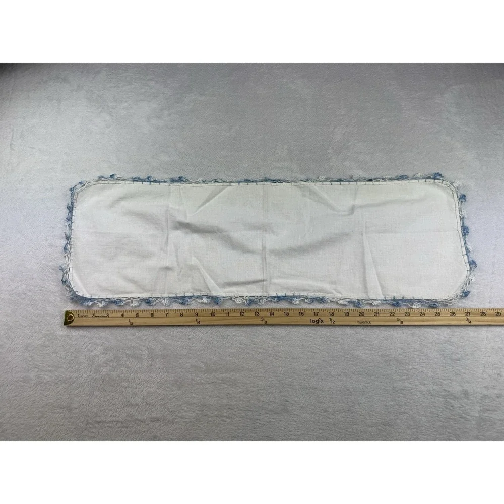 VINTAGE‎ Linen Floral Embroidered Vanity Set of 4 Crocheted Lace Edge Runner